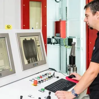 XRH222-handling-system-x-ray-inspection-cabinet-manipulator-part-casting-panel-dr-real-time-control-panel