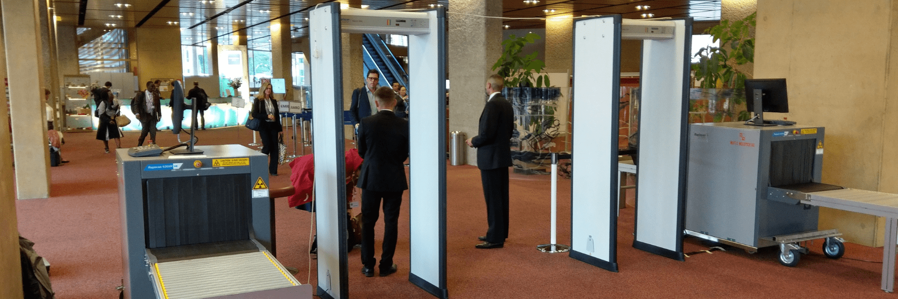 Sicurezza metal detector a portale