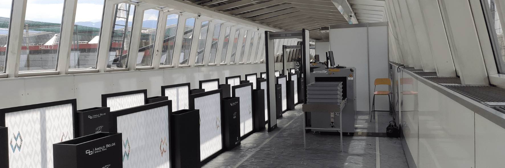 Concerto metal detector a portale